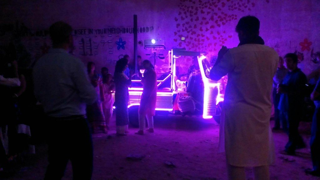 1008783_10153009745115032_1815695767_o